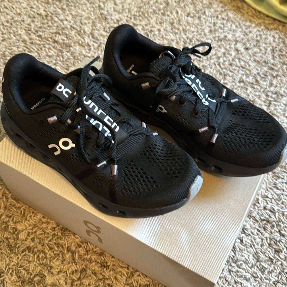 OnCloud black CloudSurfer in size 7